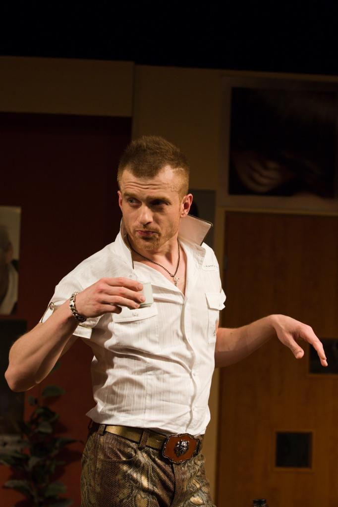 magazynkobiet.pl - Paweł Bernaciak – Pan z Teatru magazynkobiet.pl - fot. Przemysław Burda 2 682x1024 - Paweł Bernaciak – Pan z Teatru