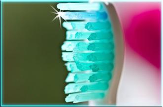 magazynkobiet.pl - toothbrush 268599 960 720 330x218 - Elektryczna szczoteczka do zębów! Zalety ich używania