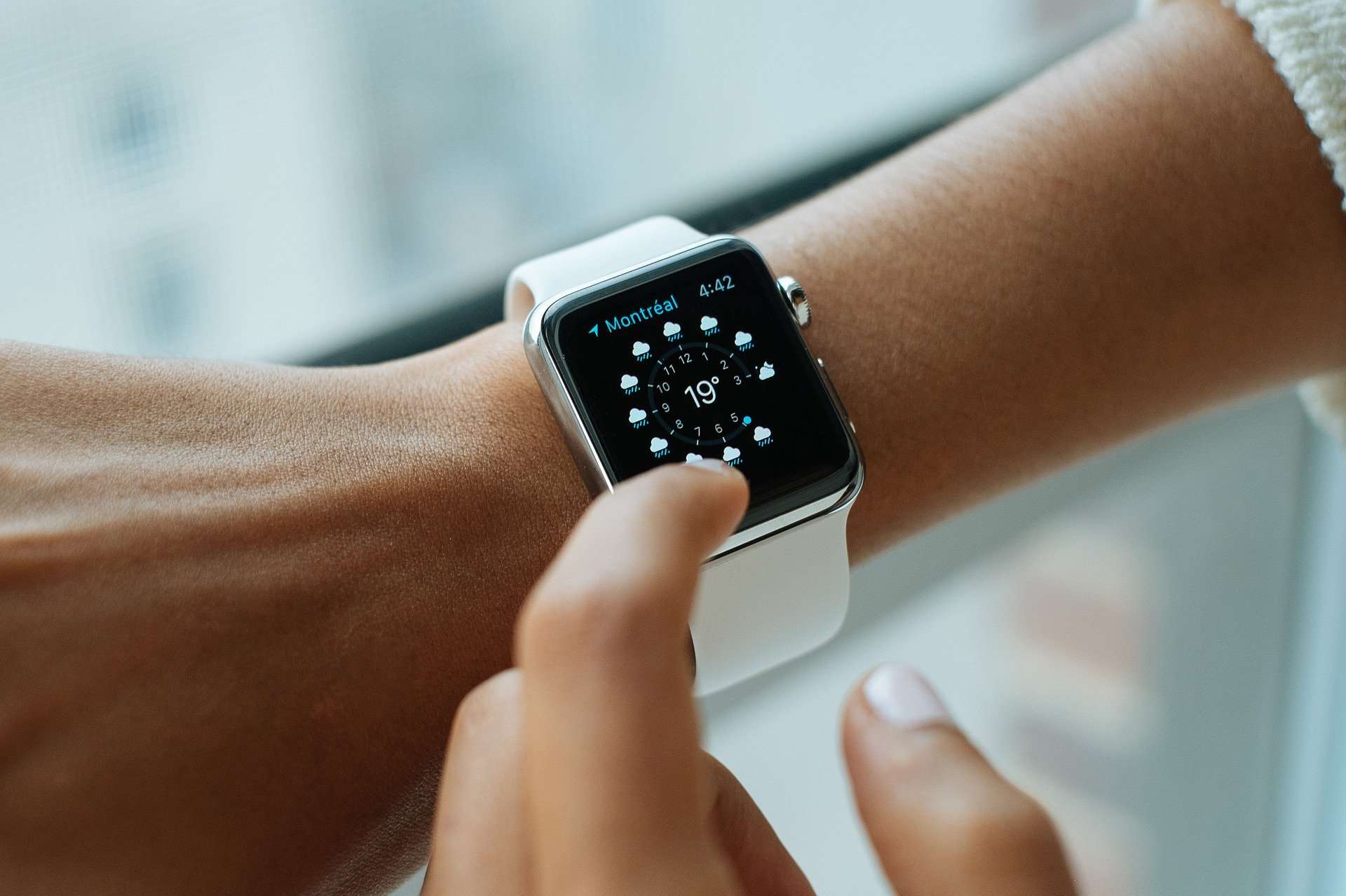 Czy smartband jest dobry do ćwiczeń w domu?