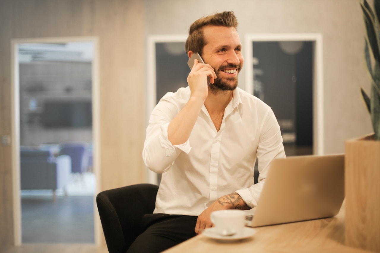 Jakie cechy ma dobry konsultant telefoniczny?
