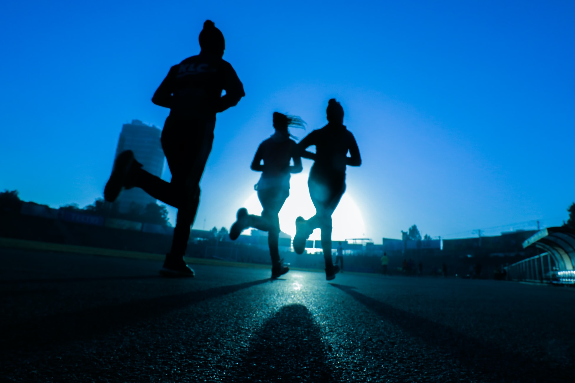 Buty sportowe renomowanego producenta rozpoznawalne na całym świecie