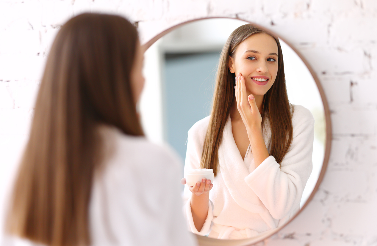 OKIEM DERMATOLOGA: ROZSZERZONE NACZYNKA, RUMIEŃ, TRĄDZIK RÓŻOWATY – JAK ROZPOZNAĆ I LECZYĆ?