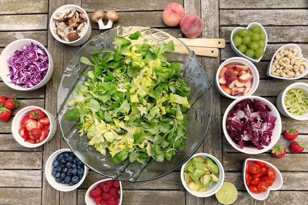 magazynkobiet.pl - salad geccbcbe7d 1280 1050x701 - Witaminy – dlaczego są ważne dla naszego organizmu?
