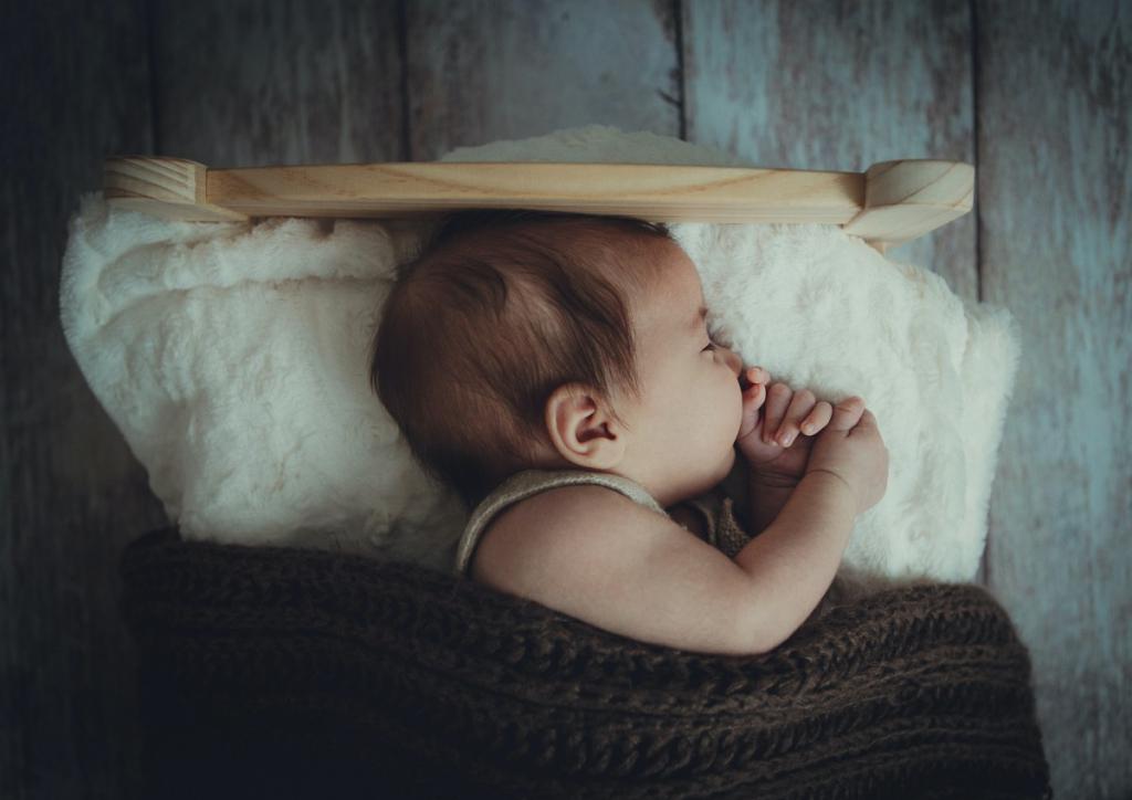 Sennik dziecko - sprawdź co oznacza sen w którym widzisz śpiące dziecko