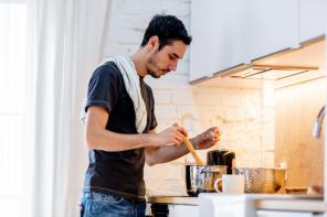 Szybkie gotowanie – sprawdź jakie sprzęty do kuchni to umożliwią!