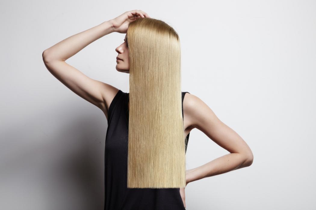 Włosy sennik - wyjaśniamy jakie znaczenie ma sennik długie włosy.