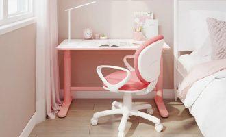 biurko dla dziecka w pokoju dziecięcym