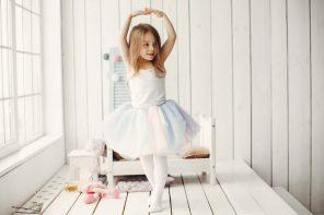 Tiulowa spódnica – idealny strój dla małej księżniczki