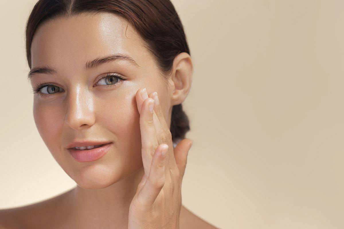 Glass skin – trendy w pielęgnacji dla efektu promiennej skóry