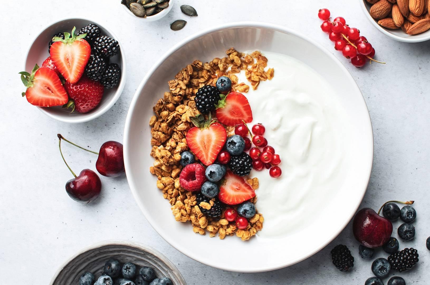 Jogurt bez dodatku cukru – wartościowy element zbilansowanej diety
