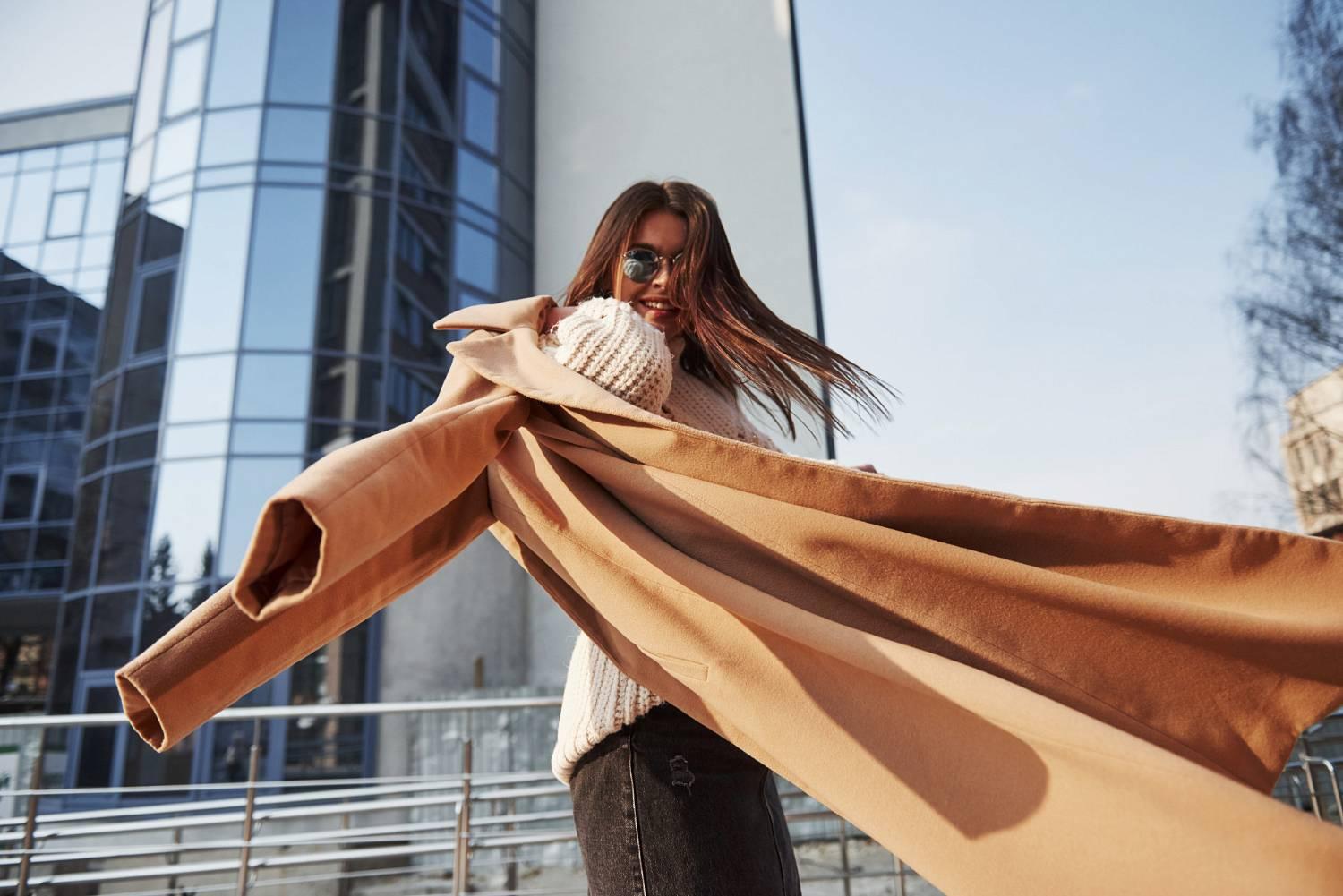 Z jakiej tkaniny najlepiej uszyć płaszcz?