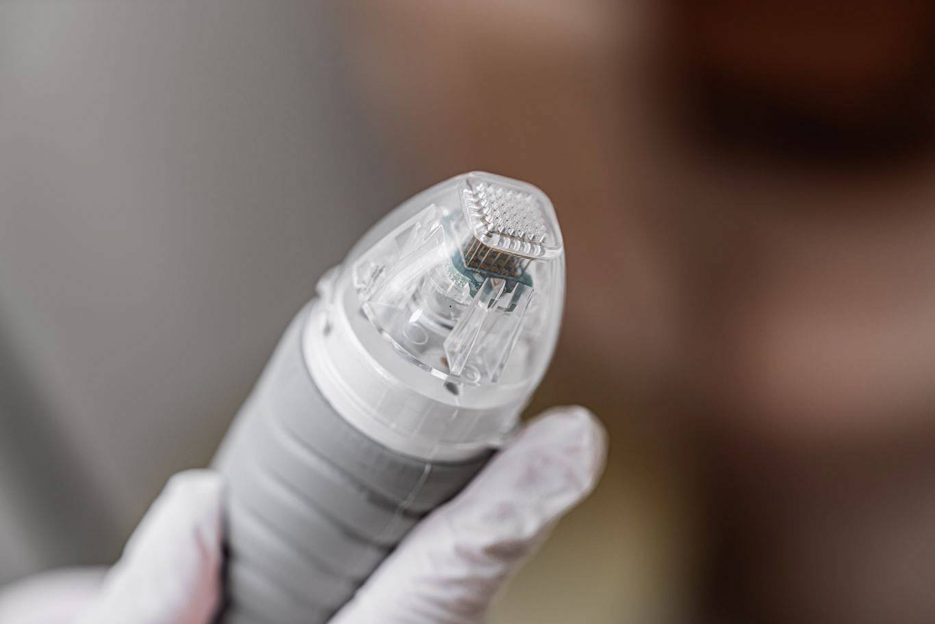 Jakie kartridże do radiofrekwencji mikroigłowej? To trzeba wiedzieć przed wyborem? Czym różnią się oryginalne kartridże od zamienników?