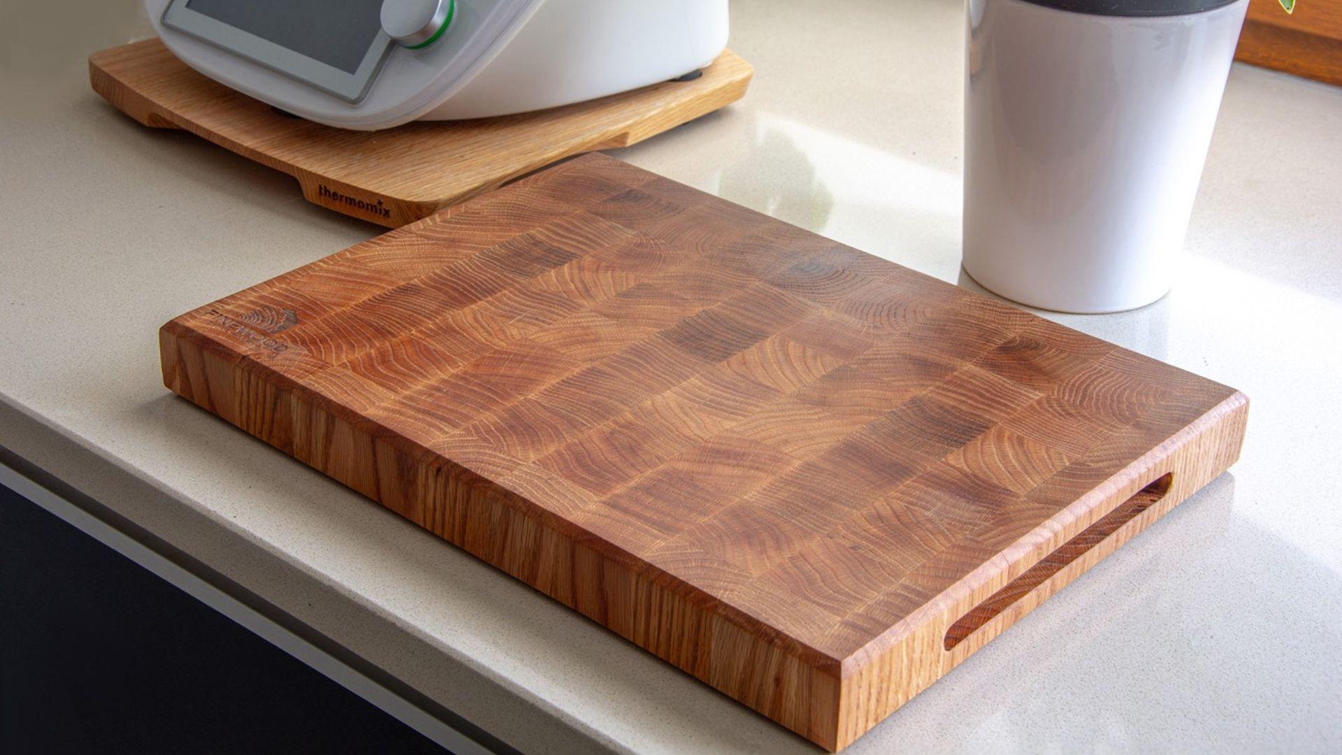 sztorcowa deska do krojenia