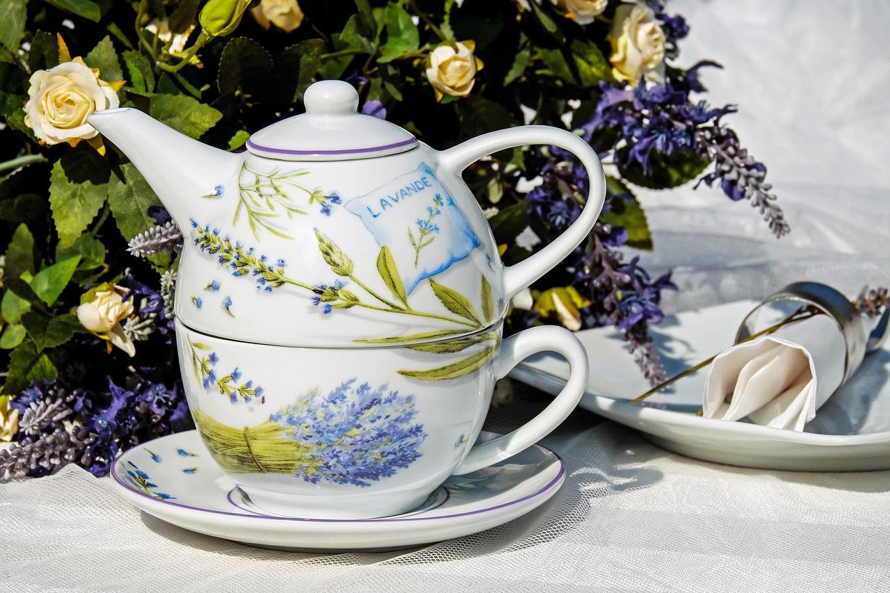 Klasyczna porcelana w nowoczesnym domu