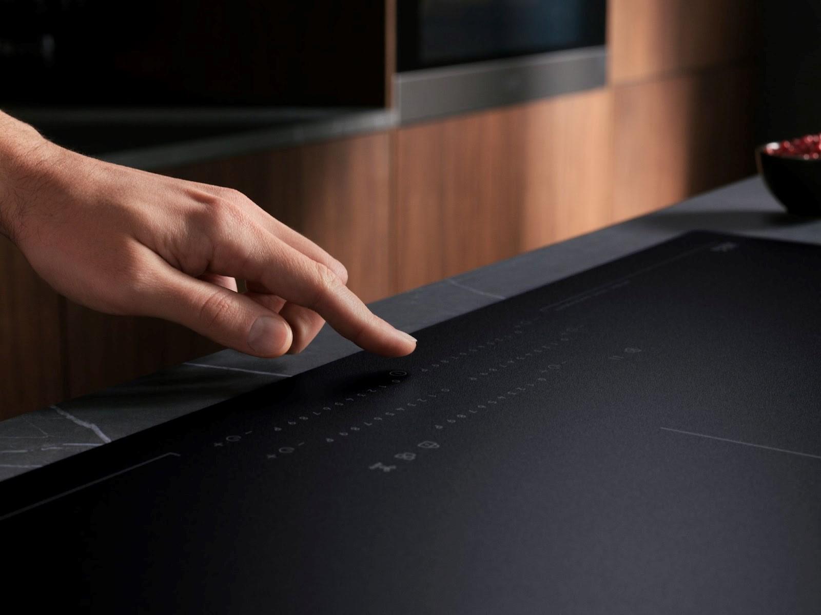 Zabrudzenia nie są problemem — SaphirMatt® to odporna i łatwa w pielęgnacji płyta indukcyjna