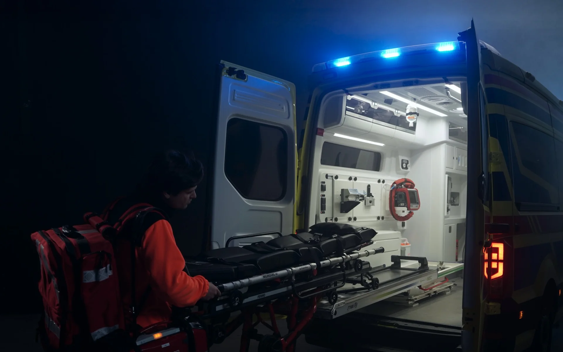 Karetki na sprzedaż – nowoczesne ambulanse od polskiego producenta z pełnym wsparciem