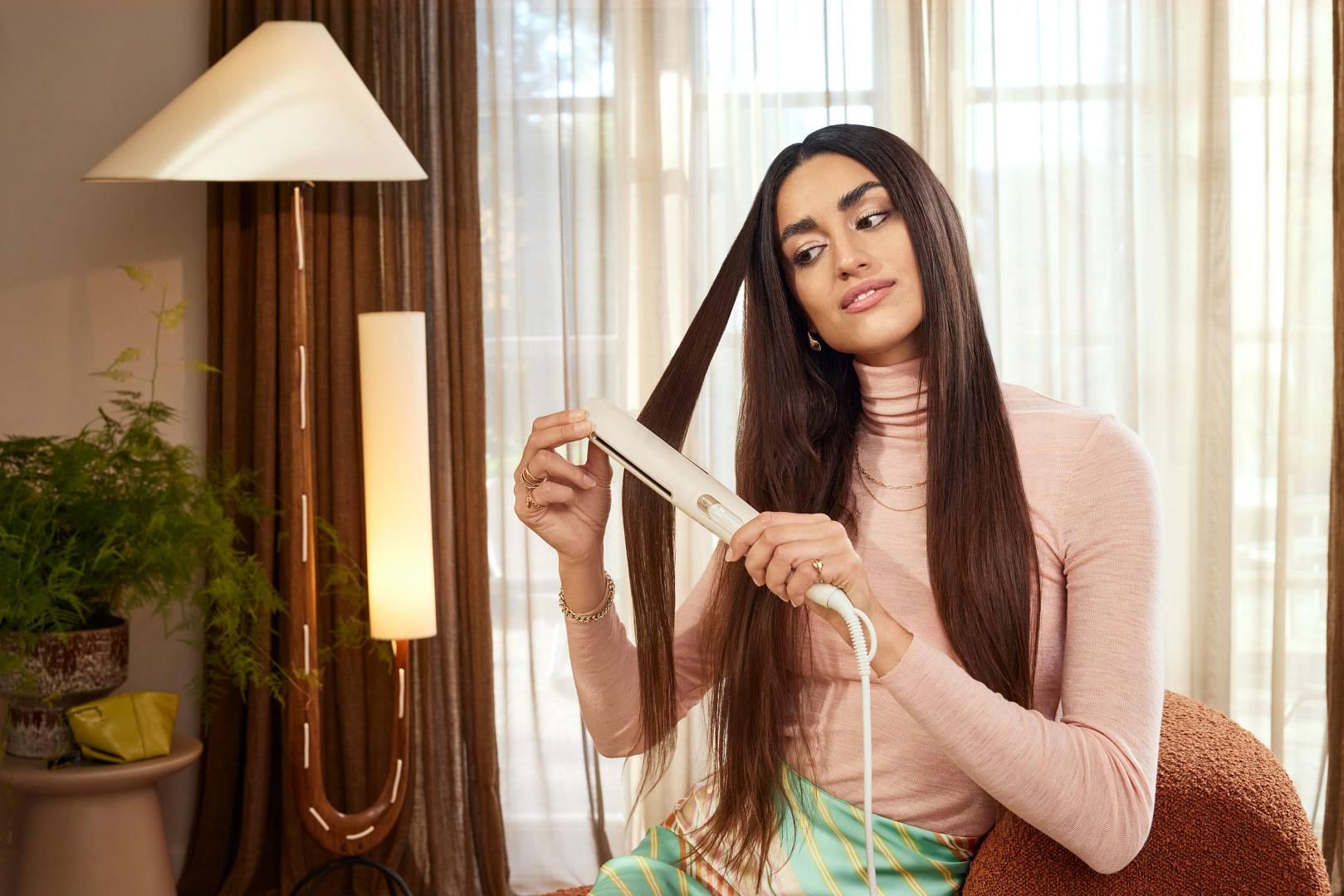 Wybór idealnej prostownicy – technologia kluczem do gładkich i lśniących włosów