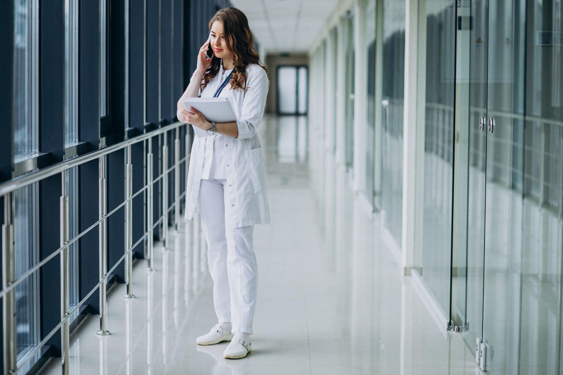 Jakie buty medyczne wytrzymają cały dzień na nogach?