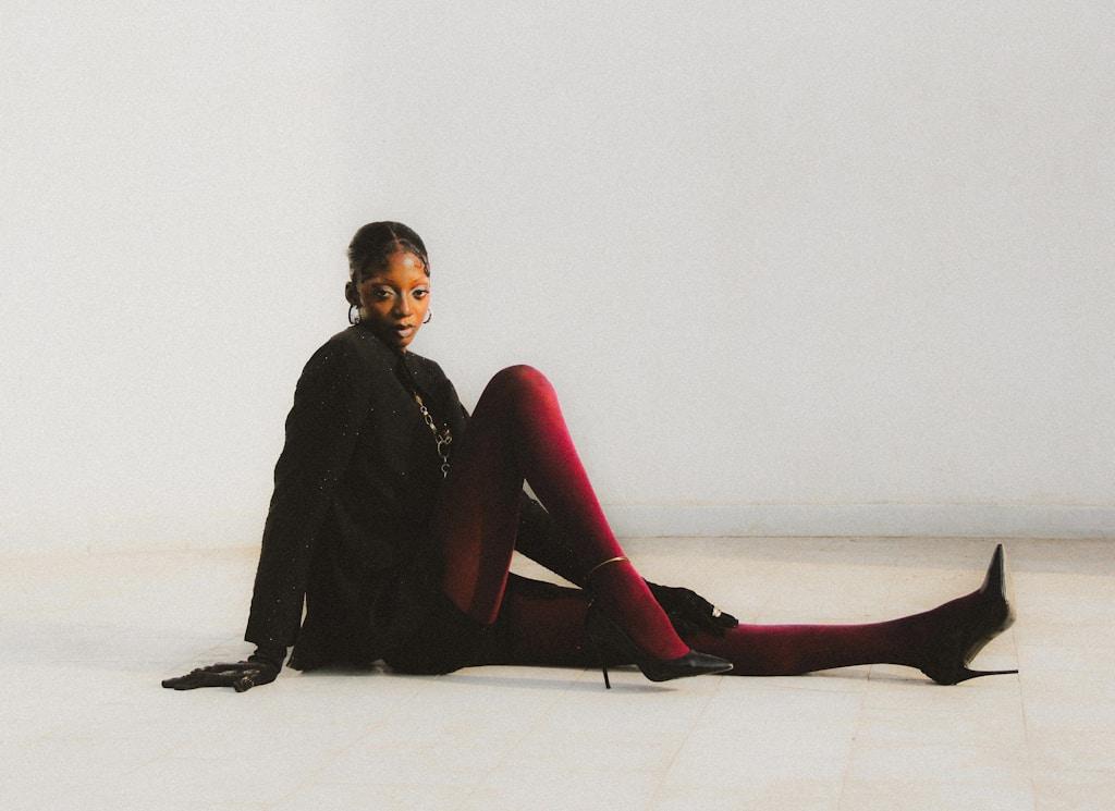 Outfit z legginsami z wysokim stanem – pomysły na wygodne i stylowe zestawy