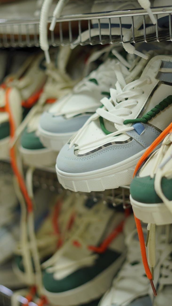 Sięgnij po nową parę sneakerów na wiosnę!