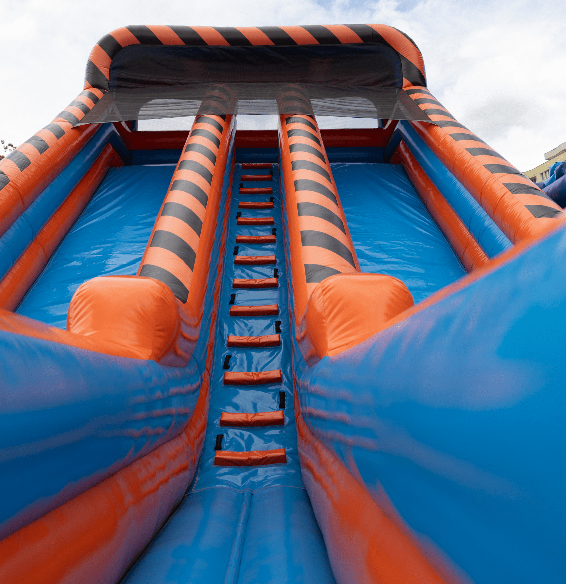 Garden party dla dorosłych – jak zorganizować aktywne przyjęcie ogrodowe?