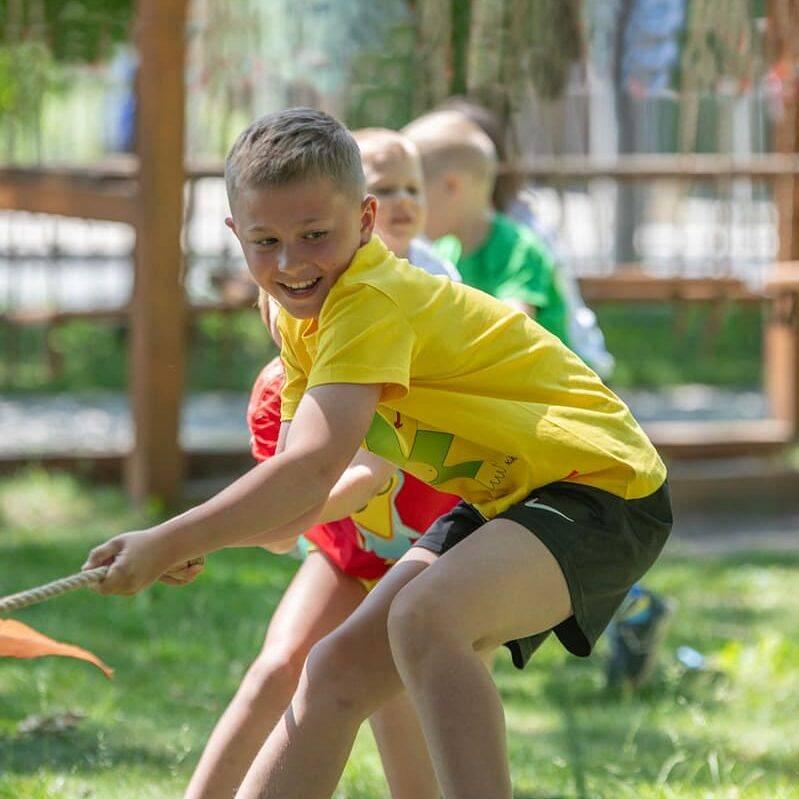 Wakacyjna opieka z pomysłem? We Wrocławiu półkolonie w Fikołkach to znacznie więcej niż tylko „zajęcie czasu”