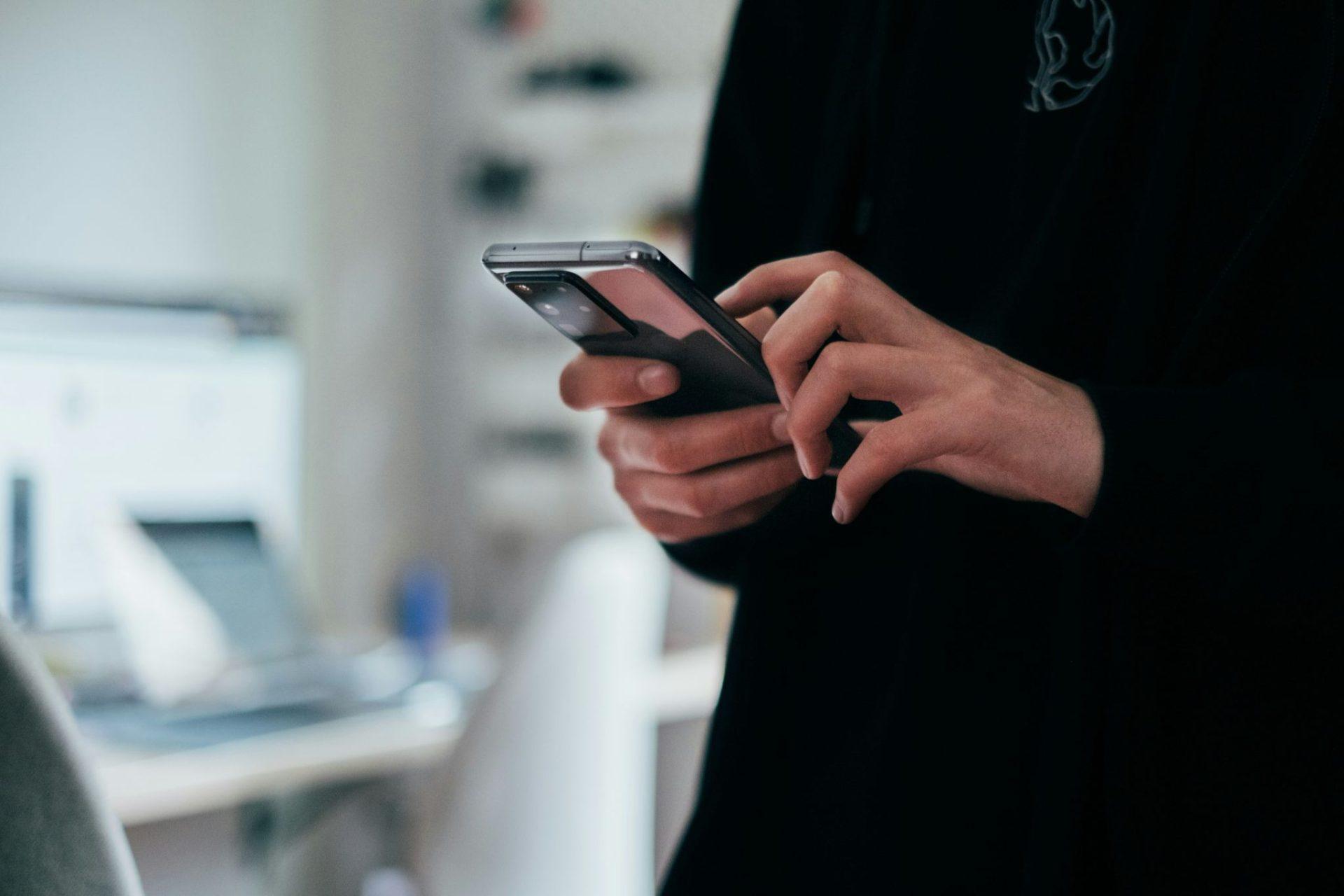 Parimatch i gaming mobilny: dlaczego refleks, wyczucie czasu i szybkie decyzje idą w parze