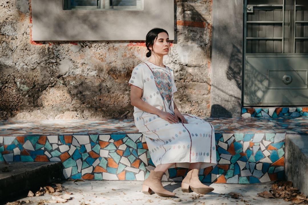 Sukienka z recyklingu – moda zero waste, która ma sens